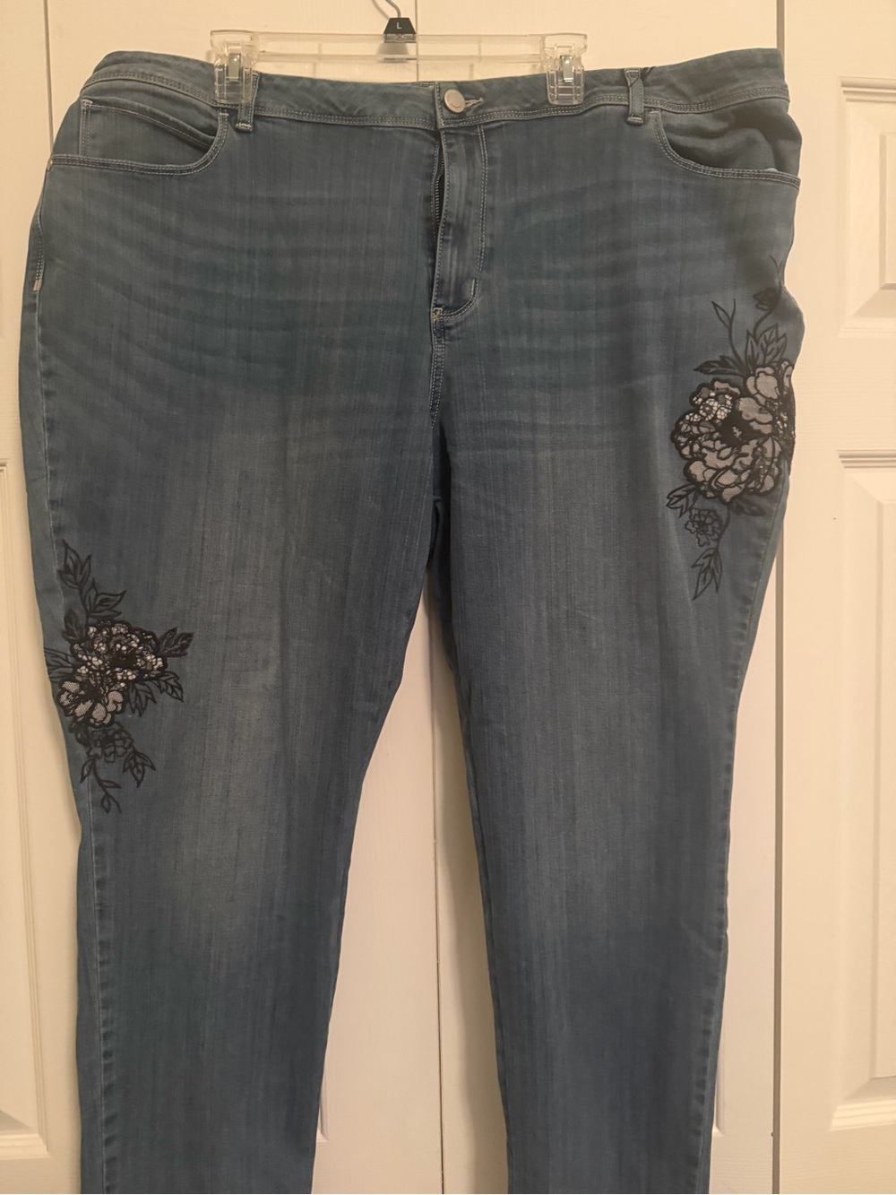 Simply Vera Wang Floral Embroidered Jeans
